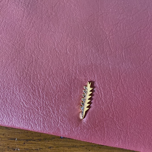 New w Tags genuine leather Thacker hands free wristlet with matching card case - Picture 2 of 12